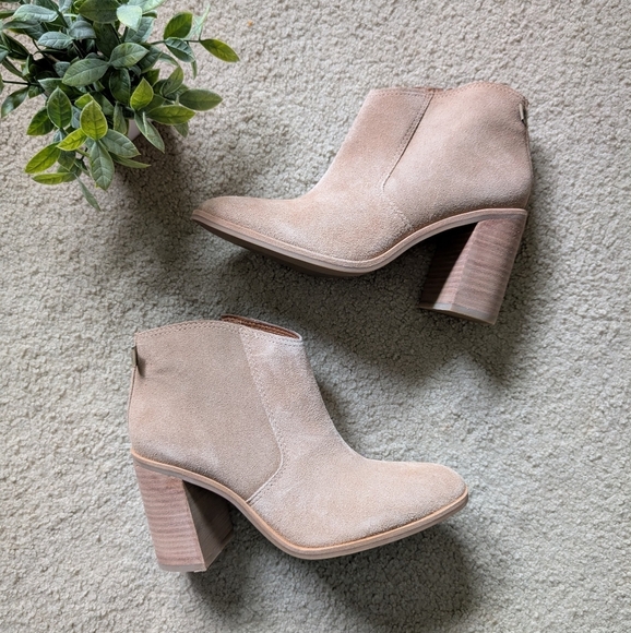 Lucky Brand Tan Pellyon Suede Ankle Block Heel Boot Size 6.5 - Picture 1 of 11